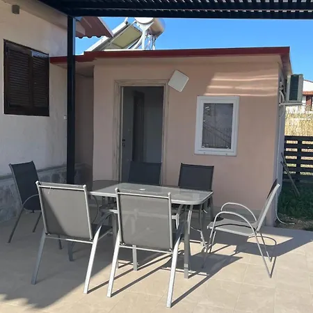 Casa de Férias Small Budjet For Holidays